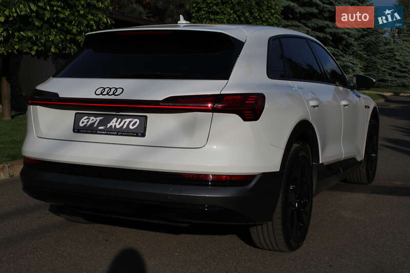 Внедорожник / Кроссовер Audi e-tron 2022 в Киеве