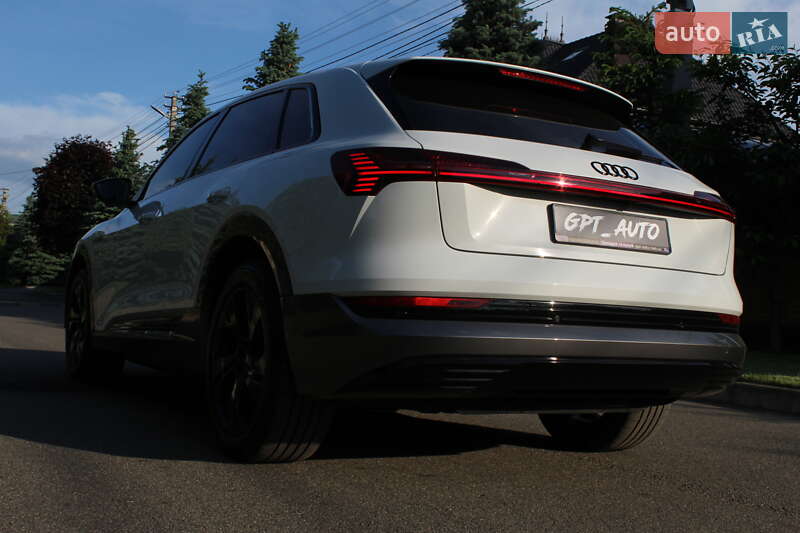 Внедорожник / Кроссовер Audi e-tron 2022 в Киеве