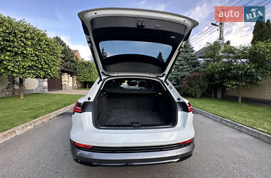 Внедорожник / Кроссовер Audi e-tron 2022 в 
