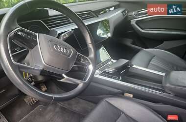 Внедорожник / Кроссовер Audi e-tron 2019 в 