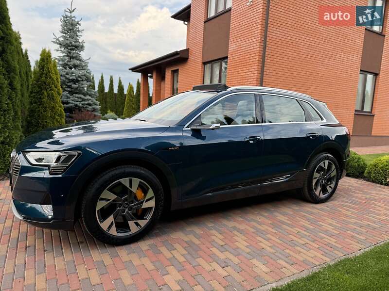 Внедорожник / Кроссовер Audi e-tron 2022 в Киеве