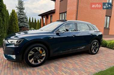 Внедорожник / Кроссовер Audi e-tron 2022 в 