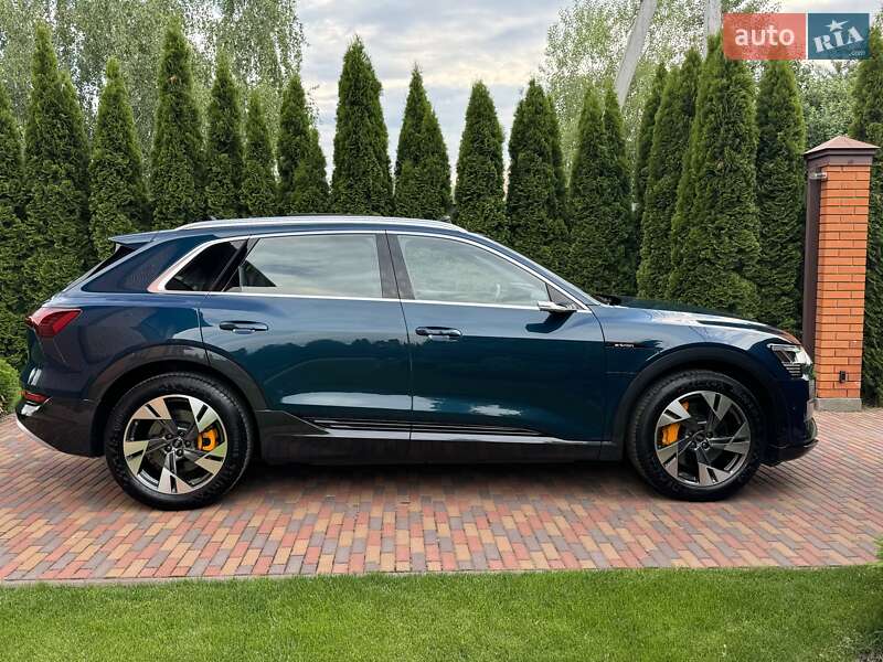 Внедорожник / Кроссовер Audi e-tron 2022 в Киеве