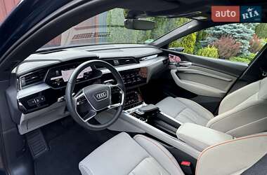 Внедорожник / Кроссовер Audi e-tron 2022 в 