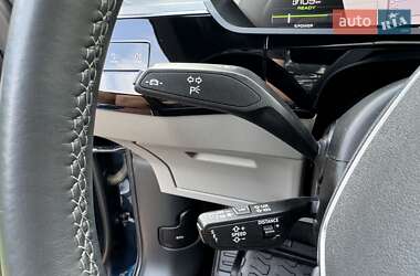 Внедорожник / Кроссовер Audi e-tron 2022 в 
