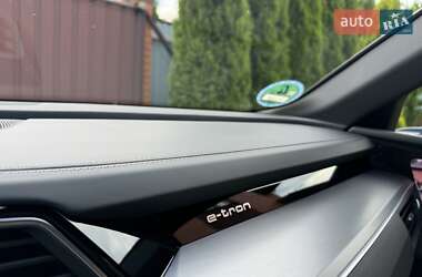 Внедорожник / Кроссовер Audi e-tron 2022 в 