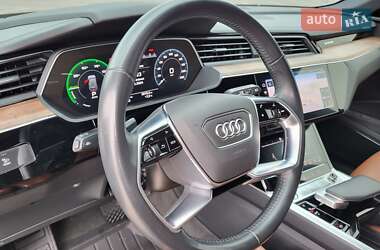 Внедорожник / Кроссовер Audi e-tron 2019 в 