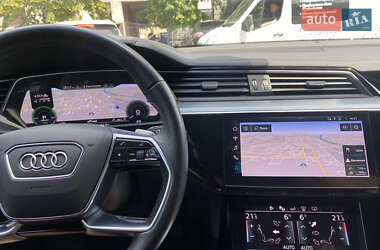 Внедорожник / Кроссовер Audi e-tron 2019 в 