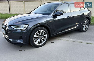 Внедорожник / Кроссовер Audi e-tron 2021 в 