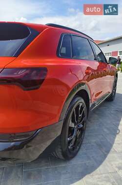 Внедорожник / Кроссовер Audi e-tron 2020 в 