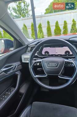 Внедорожник / Кроссовер Audi e-tron 2020 в 