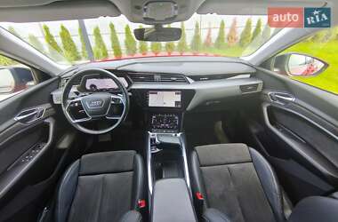 Внедорожник / Кроссовер Audi e-tron 2020 в 