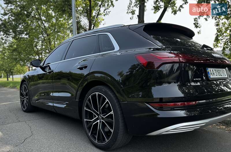 Внедорожник / Кроссовер Audi e-tron 2019 в Киеве