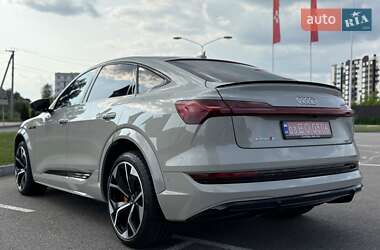 Позашляховик / Кросовер Audi e-tron 2021 в 