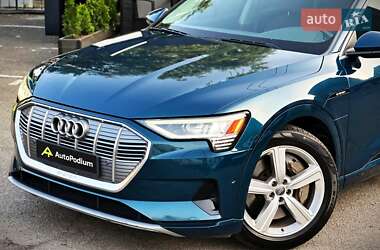 Внедорожник / Кроссовер Audi e-tron 2019 в 
