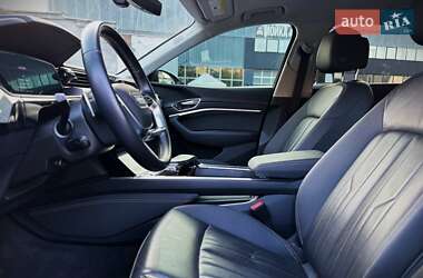 Внедорожник / Кроссовер Audi e-tron 2019 в 