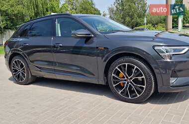 Внедорожник / Кроссовер Audi e-tron 2020 в 