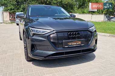 Внедорожник / Кроссовер Audi e-tron 2020 в 