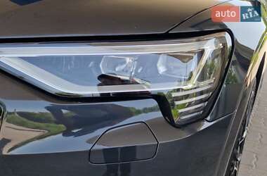 Внедорожник / Кроссовер Audi e-tron 2020 в 