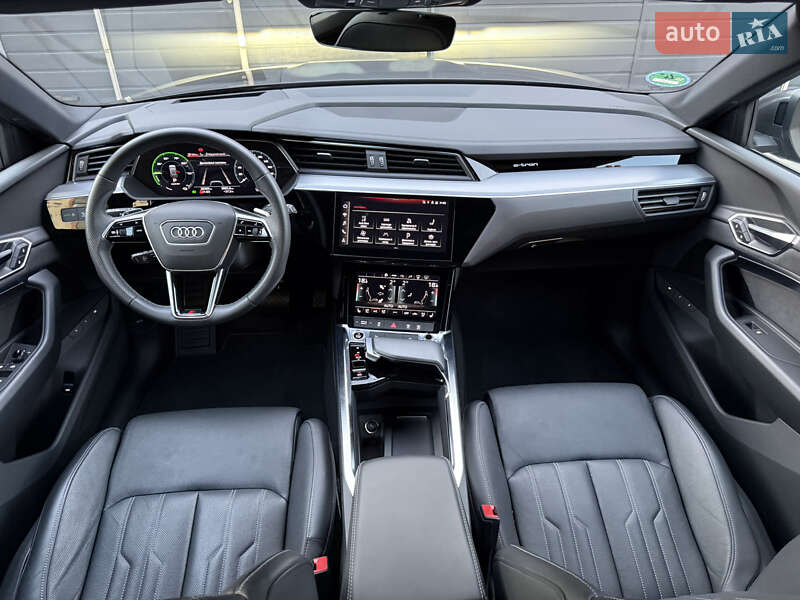 Внедорожник / Кроссовер Audi e-tron 2022 в Мукачево