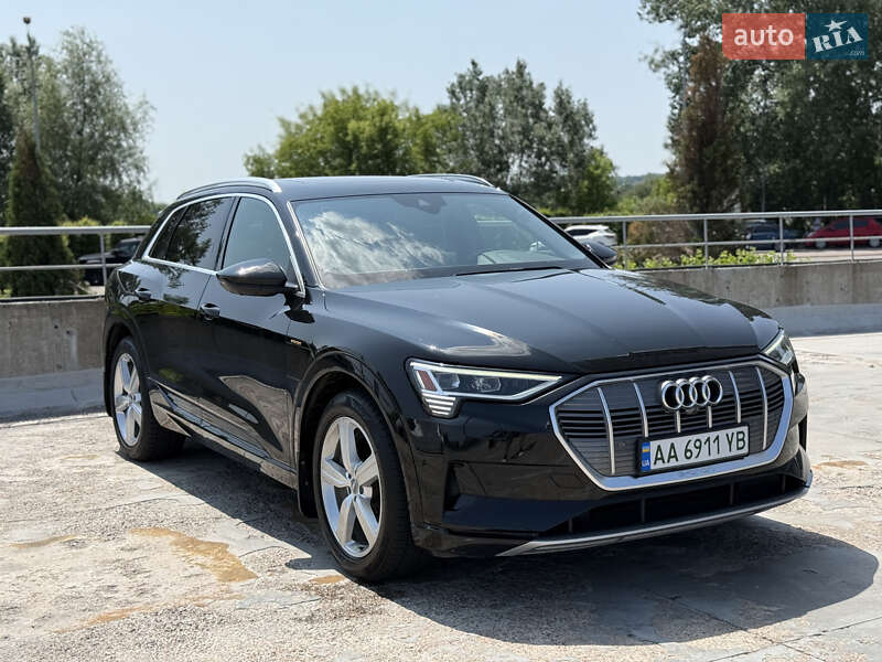 Позашляховик / Кросовер Audi e-tron 2019 в Києві