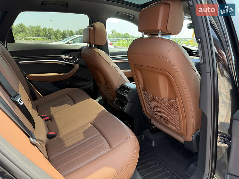 Позашляховик / Кросовер Audi e-tron 2019 в Києві