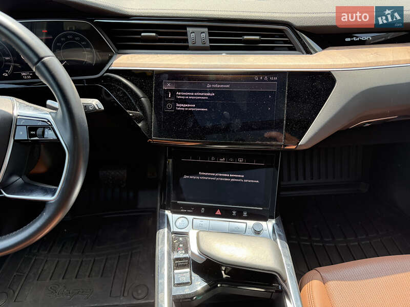 Позашляховик / Кросовер Audi e-tron 2019 в Києві