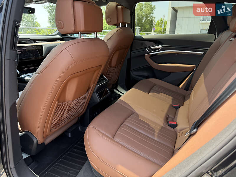 Внедорожник / Кроссовер Audi e-tron 2019 в Киеве