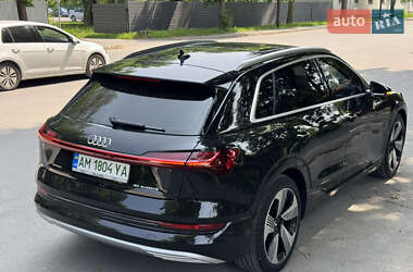 Внедорожник / Кроссовер Audi e-tron 2019 в 
