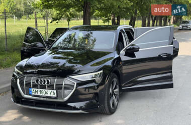 Внедорожник / Кроссовер Audi e-tron 2019 в 