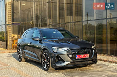 Внедорожник / Кроссовер Audi e-tron 2023 в 
