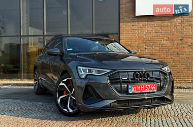 Внедорожник / Кроссовер Audi e-tron 2023 в 