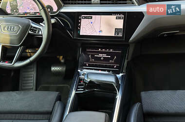 Внедорожник / Кроссовер Audi e-tron 2023 в 