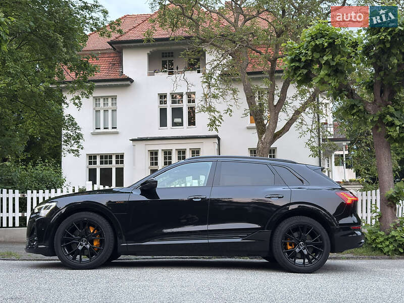 Внедорожник / Кроссовер Audi e-tron 2023 в Львове