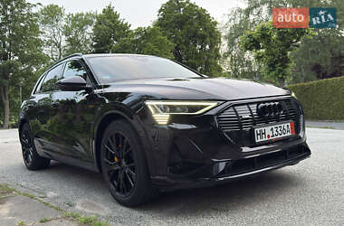 Внедорожник / Кроссовер Audi e-tron 2023 в 