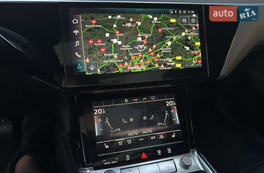 Внедорожник / Кроссовер Audi e-tron 2023 в 
