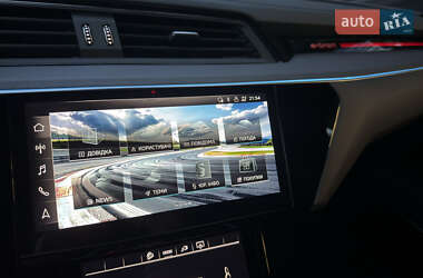 Внедорожник / Кроссовер Audi e-tron 2023 в 