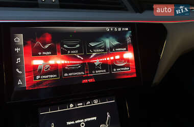 Внедорожник / Кроссовер Audi e-tron 2023 в 
