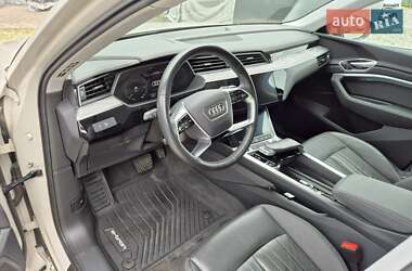 Внедорожник / Кроссовер Audi e-tron 2020 в 