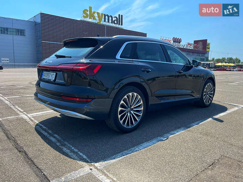 Audi e-tron 2019