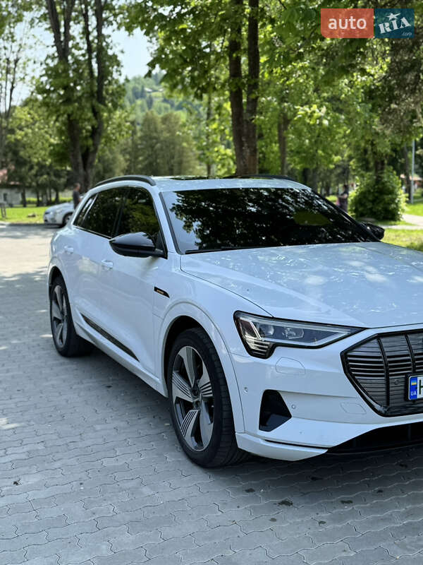 Позашляховик / Кросовер Audi e-tron 2019 в Львові