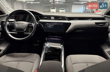 Внедорожник / Кроссовер Audi e-tron 2020 в 