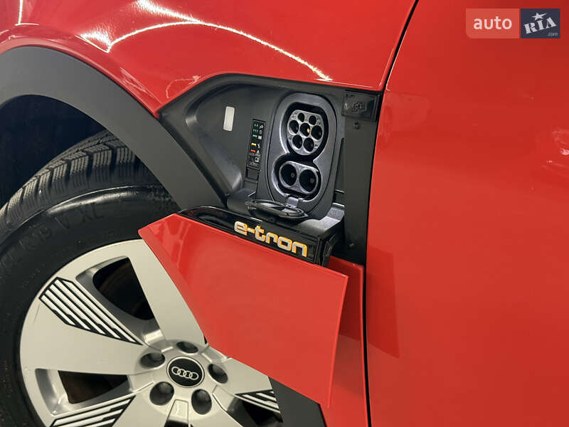 Внедорожник / Кроссовер Audi e-tron 2020 в Владимире