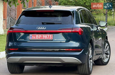 Внедорожник / Кроссовер Audi e-tron 2021 в 