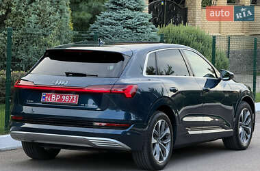 Внедорожник / Кроссовер Audi e-tron 2021 в 