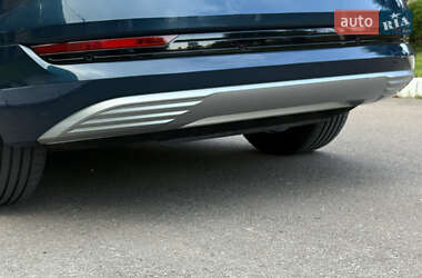 Внедорожник / Кроссовер Audi e-tron 2021 в 