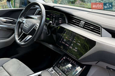 Внедорожник / Кроссовер Audi e-tron 2021 в 