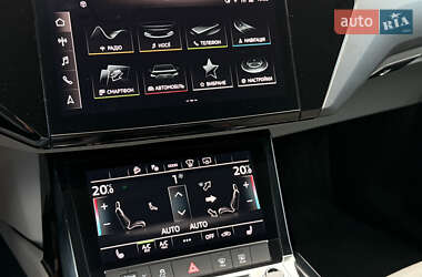 Внедорожник / Кроссовер Audi e-tron 2021 в 