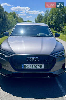 Внедорожник / Кроссовер Audi e-tron 2020 в 