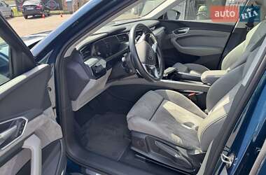 Внедорожник / Кроссовер Audi e-tron 2020 в 